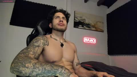 Snapshot of sebastianortizm chatting on 04/23/26, 01:07 Lucian Sinclair online show from 04/23/26, 01:07