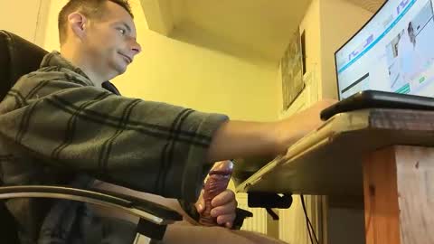 Snapshot of sebastianspalding450 chatting on 10/13/25, 08:58 sebastianspalding450 online show from 10/13/25, 08:58