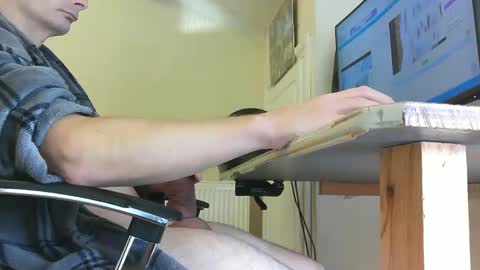 Snapshot of sebastianspalding450 chatting on 11/18/25, 10:41 sebastianspalding450 online show from 11/18/25, 10:41