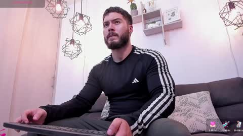 Instagram jeanpaulfit  online show from 01/07/25, 11:24