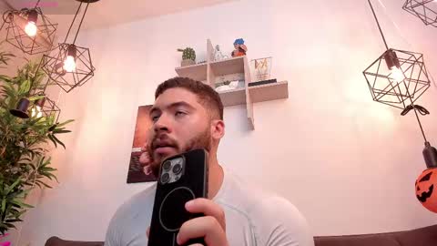 Instagram jeanpaulfit  online show from 10/24/25, 11:01