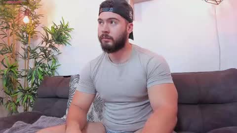 Instagram jeanpaulfit  online show from 04/26/26, 09:01