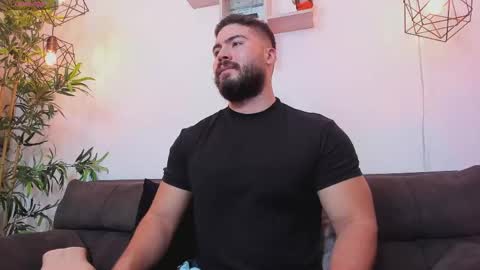 Instagram jeanpaulfit  online show from 05/12/26, 08:17