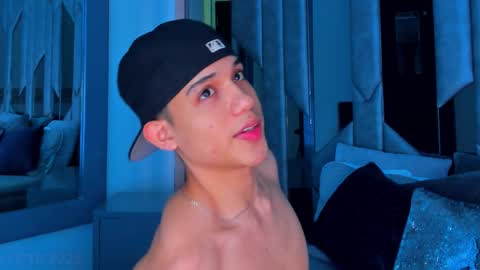 Sebastian online show from 10/17/25, 08:22