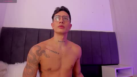 SEBASTIAN PALACIO online show from 11/23/25, 08:41