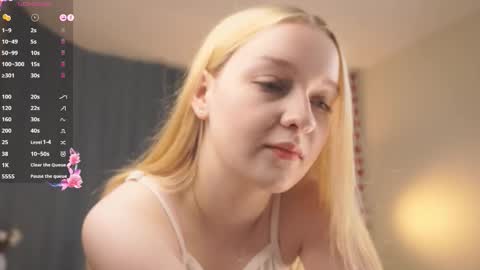 Snapshot of sebrinarainha chatting on 09/22/25, 07:38 Rina online show from 09/22/25, 07:38