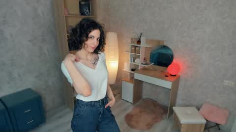 Snapshot of secret_des1res chatting on 05/15/26, 07:48 Mia online show from 05/15/26, 07:48