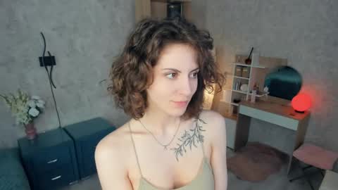 Snapshot of secret_des1res chatting on 05/24/26, 07:13 Mia online show from 05/24/26, 07:13