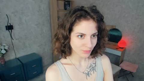 Snapshot of secret_des1res chatting on 05/25/26, 06:08 Mia online show from 05/25/26, 06:08