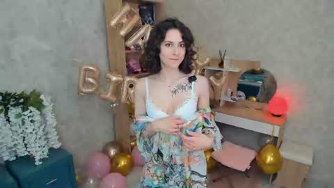 Snapshot of secret_des1res chatting on 06/12/26, 05:28 Mia online show from 06/12/26, 05:28