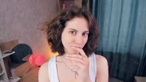 Snapshot of secret_des1res chatting on 06/24/26, 05:39 Mia online show from 06/24/26, 05:39