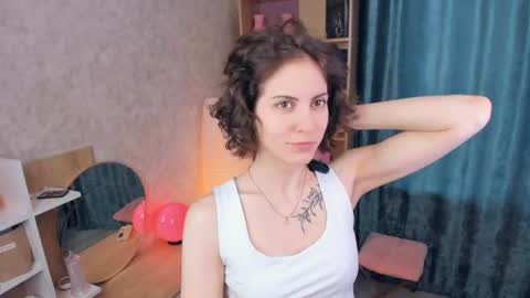 Snapshot of secret_des1res chatting on 06/26/26, 06:07 Mia online show from 06/26/26, 06:07