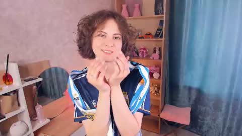Snapshot of secret_des1res chatting on 07/06/26, 06:10 Mia online show from 07/06/26, 06:10
