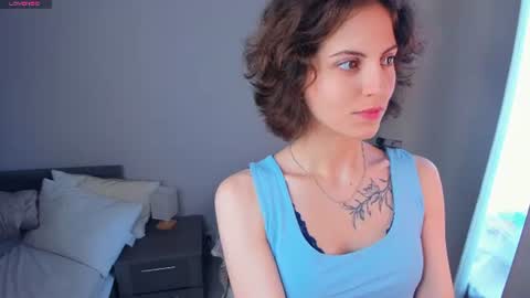 Snapshot of secret_des1res chatting on 07/20/26, 05:33 Mia online show from 07/20/26, 05:33
