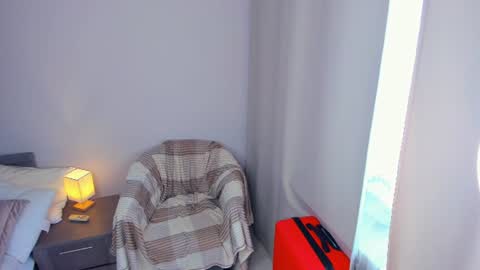 Snapshot of secret_des1res chatting on 07/20/26, 10:39 Mia online show from 07/20/26, 10:39