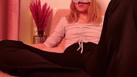 Snapshot of secretanni chatting on 12/25/24, 12:05 Anni online show from 12/25/24, 12:05