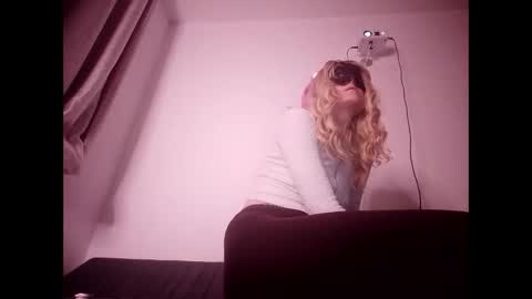 Snapshot of secretanni chatting on 02/17/25, 11:31 Anni online show from 02/17/25, 11:31