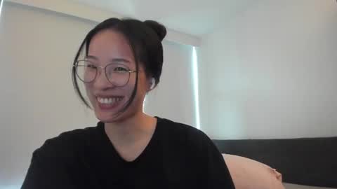 Snapshot of secretgirlfriendxo chatting on 07/27/26, 10:39 Angela online show from 07/27/26, 10:39