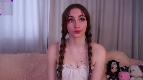Snapshot of secrethustle chatting on 05/19/26, 03:35 Lily online show from 05/19/26, 03:35
