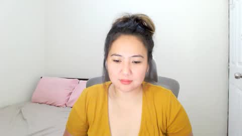 Snapshot of secretlover010101 chatting on 02/27/25, 02:21 MILAN online show from 02/27/25, 02:21