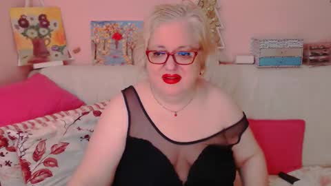 Snapshot of secretloverbbw chatting on 10/31/25, 07:26 Alice online show from 10/31/25, 07:26