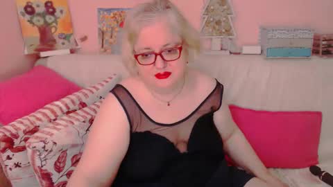 Snapshot of secretloverbbw chatting on 11/04/25, 09:14 Alice online show from 11/04/25, 09:14
