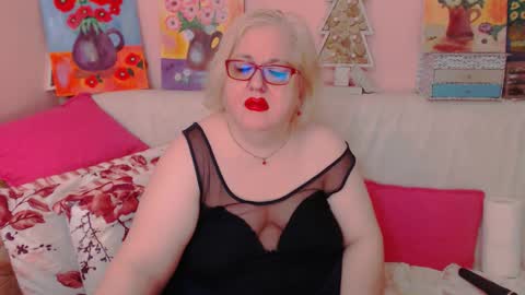 Snapshot of secretloverbbw chatting on 12/16/25, 08:47 Alice online show from 12/16/25, 08:47