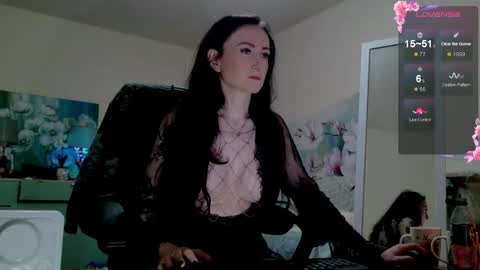 Snapshot of secretmistress01 chatting on 12/22/25, 04:31 Mariot Mery for short ..never call me PET NAMES in FREECHAT mom momy baby or sweety online show from 12/22/25, 04:31