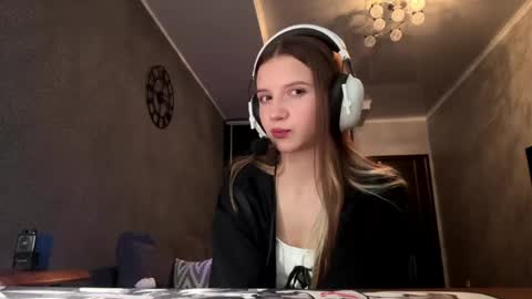 Nika online show from 04/22/26, 12:07