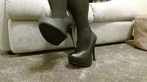 Secret Shoes online show from 02/15/26, 07:32