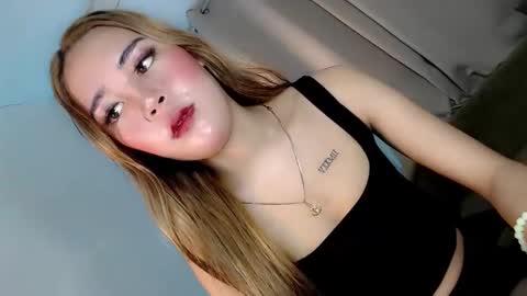 Snapshot of seducing_angela chatting on 10/20/25, 02:01 seducing_angela online show from 10/20/25, 02:01