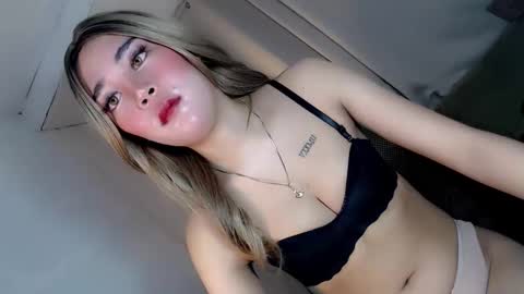 Snapshot of seducing_angela chatting on 10/26/25, 01:22 seducing_angela online show from 10/26/25, 01:22