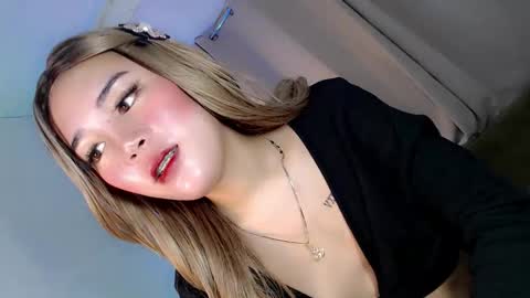 Snapshot of seducing_angela chatting on 11/13/25, 01:26 seducing_angela online show from 11/13/25, 01:26