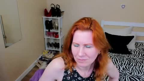 seductive_foxy_ online show from 05/03/26, 02:50