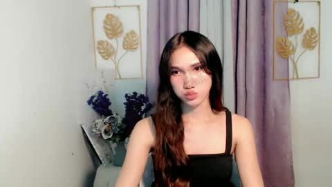 Snapshot of seductive_kimxxx chatting on 12/14/25, 07:40 your miss universe kim online show from 12/14/25, 07:40