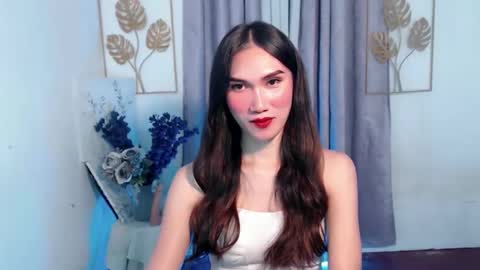 Snapshot of seductive_kimxxx chatting on 12/21/25, 01:29 your miss universe kim online show from 12/21/25, 01:29