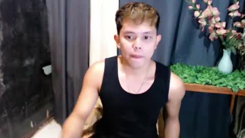 Snapshot of seductive_maxxx chatting on 04/26/26, 09:29 Max online show from 04/26/26, 09:29