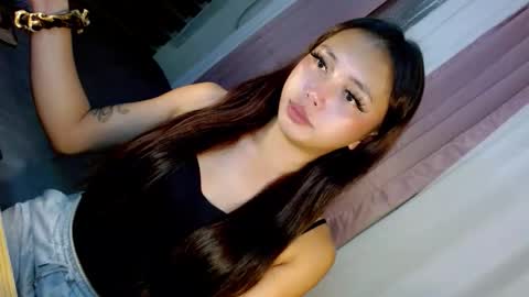 Snapshot of seductive_morena chatting on 12/23/25, 05:16 Im shy online show from 12/23/25, 05:16