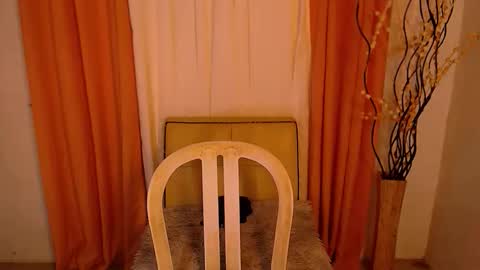 Snapshot of seductive_nicki chatting on 10/20/25, 08:31 seductive_nicki online show from 10/20/25, 08:31