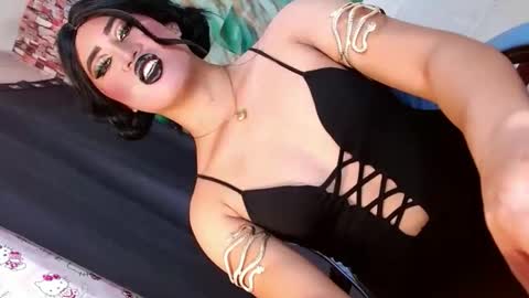 Snapshot of seductive_scarllete chatting on 12/16/25, 02:05 SCARLETTE online show from 12/16/25, 02:05