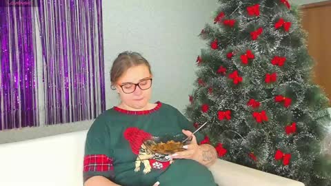 Snapshot of seductive_she_wolf chatting on 12/27/24, 12:23 seductive_she_wolf online show from 12/27/24, 12:23