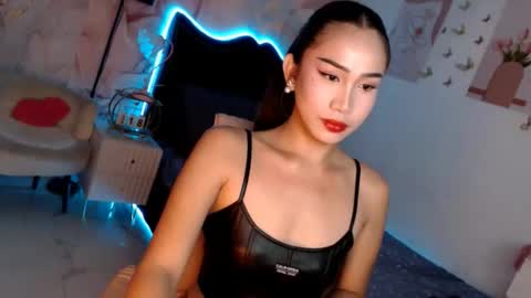 Vanessa online show from 11/17/25, 10:37