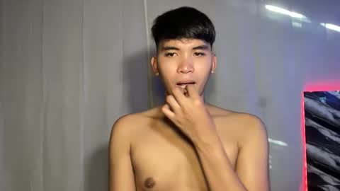 Snapshot of seductive_william chatting on 03/23/26, 08:40 William online show from 03/23/26, 08:40