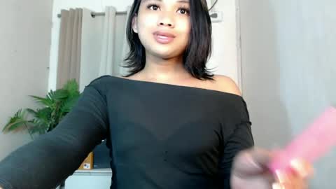 Snapshot of seductivedeluxe69 chatting on 05/19/26, 06:36 Deluxe online show from 05/19/26, 06:36