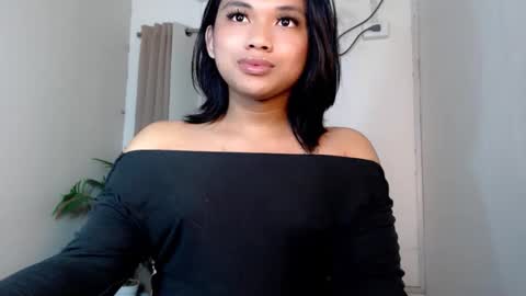 Snapshot of seductivedeluxe69 chatting on 05/23/26, 06:23 Deluxe online show from 05/23/26, 06:23