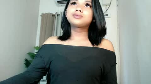 Snapshot of seductivedeluxe69 chatting on 06/21/26, 06:05 Deluxe online show from 06/21/26, 06:05