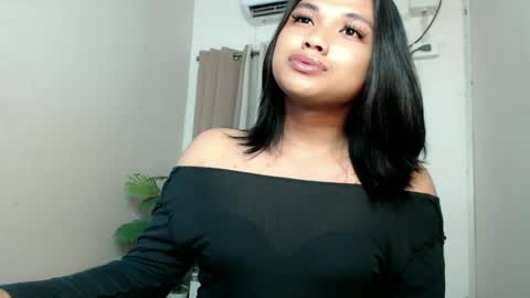 Snapshot of seductivedeluxe69 chatting on 07/15/26, 10:15 Deluxe online show from 07/15/26, 10:15