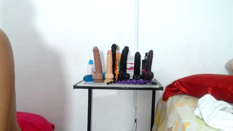 Snapshot of seductivespellvagina80 chatting on 12/08/24, 01:03 Estefany online show from 12/08/24, 01:03