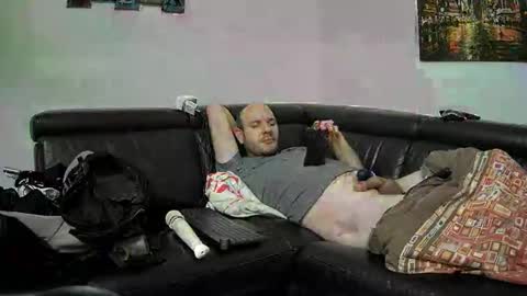 Snapshot of seeebi chatting on 12/14/24, 06:46 Sebastian online show from 12/14/24, 06:46