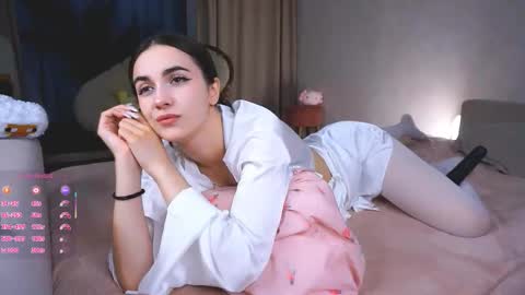 Snapshot of seeeyoubaby chatting on 09/23/25, 04:21 Slavia online show from 09/23/25, 04:21